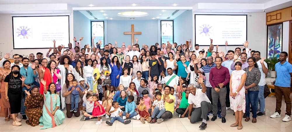 Read more about the article Bishop Sean visits UAE churches